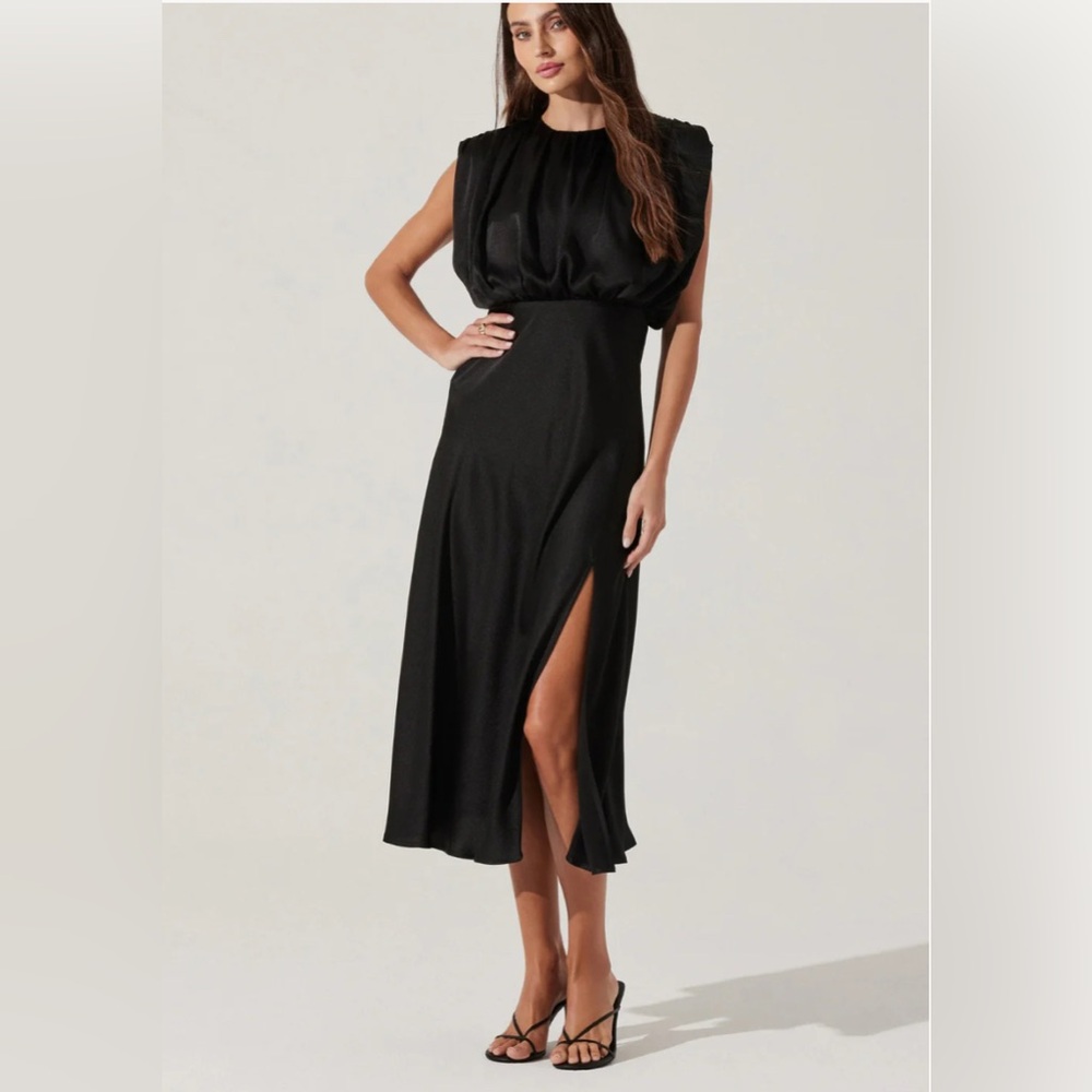 ASTR THE LABEL BLOUSON SATIN MIDI DRESS Small BNWT Black